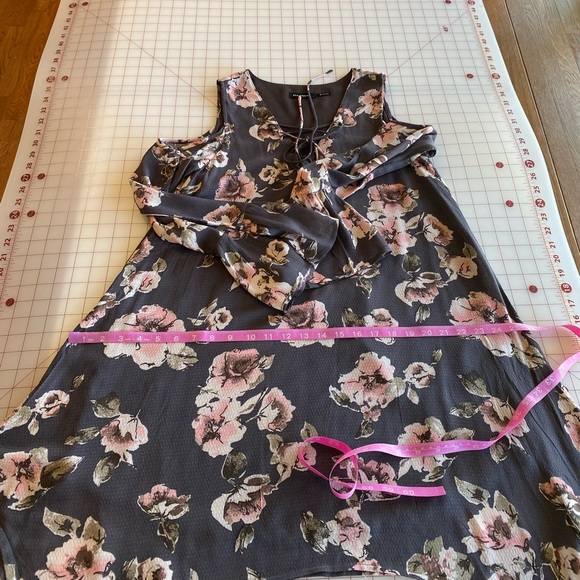 Blu Pepper size small grey gray flowy floral dress with pink flowers - Picture 8 of 16